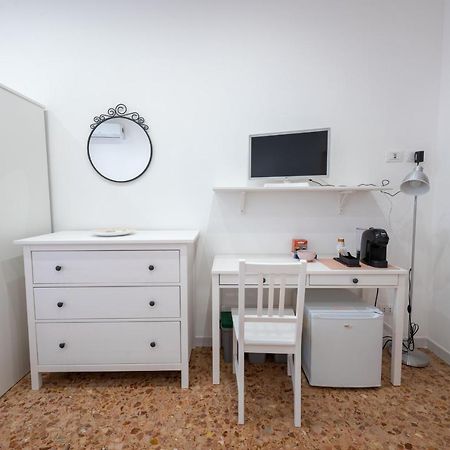 Casa Rosa Beige E Blu Lejlighed Rom Eksteriør billede